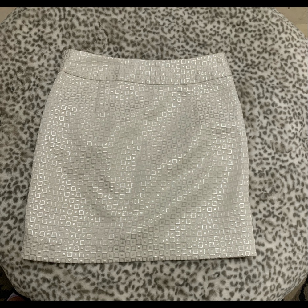 Banana Republic MIDI skirt off white with silver pattern